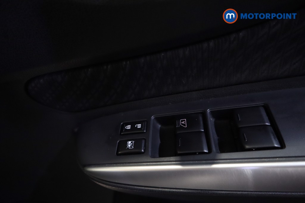 Nissan Note Tekna Manual Diesel People Carrier - Stock Number (1584215) - 3rd supplementary image