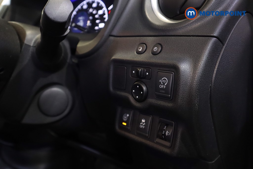 Nissan Note Tekna Manual Diesel People Carrier - Stock Number (1584215) - 4th supplementary image