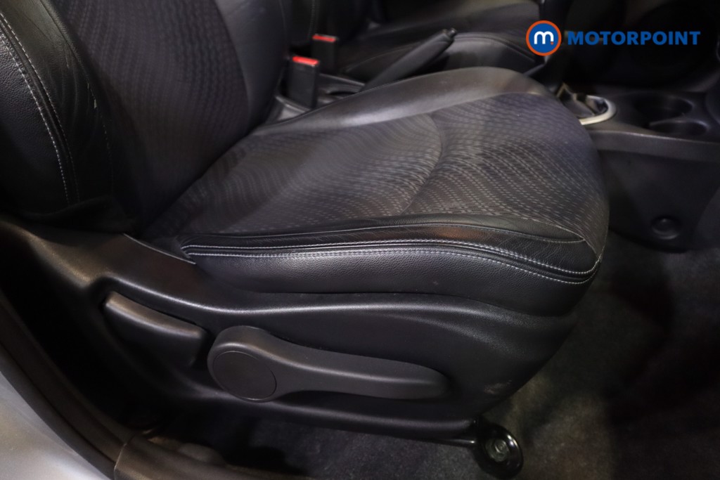 Nissan Note Tekna Manual Diesel People Carrier - Stock Number (1584215) - 6th supplementary image