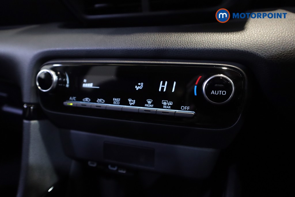 Toyota Yaris Design Automatic Petrol-Electric Hybrid Hatchback - Stock Number (1584464) - 14th supplementary image