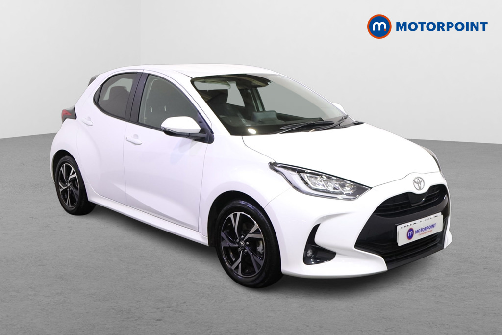 Toyota Yaris Design Automatic Petrol-Electric Hybrid Hatchback - Stock Number (1584464) - Drivers side front corner