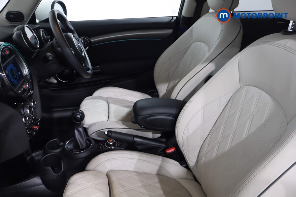 Mini Hatchback Cooper Exclusive Manual Petrol Hatchback - Stock Number (1584717) - 4th supplementary image