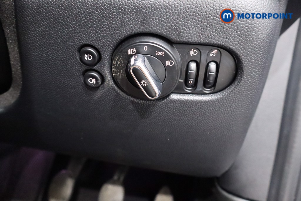 Mini Hatchback Cooper Exclusive Manual Petrol Hatchback - Stock Number (1584717) - 18th supplementary image