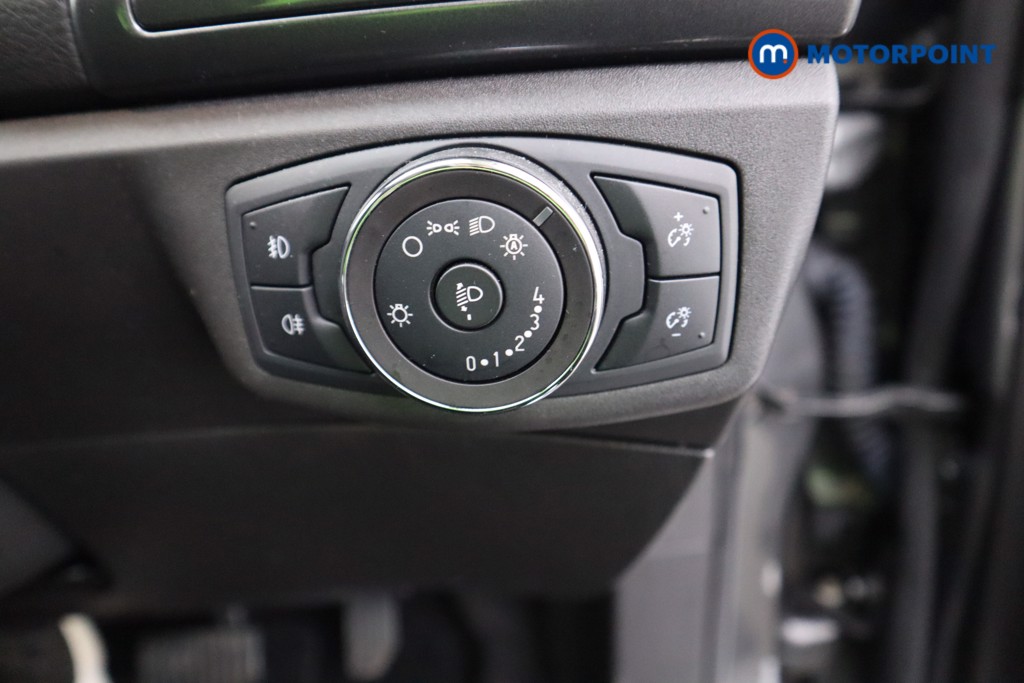 Ford Mondeo Titanium Edition Automatic Diesel Hatchback - Stock Number (1566308) - 9th supplementary image