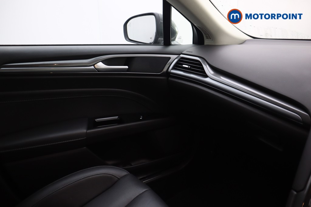 Ford Mondeo Titanium Edition Automatic Diesel Hatchback - Stock Number (1566308) - 17th supplementary image