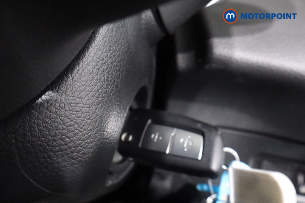 Nissan Qashqai Acenta Premium Manual Diesel SUV - Stock Number (1566485) - 13th supplementary image
