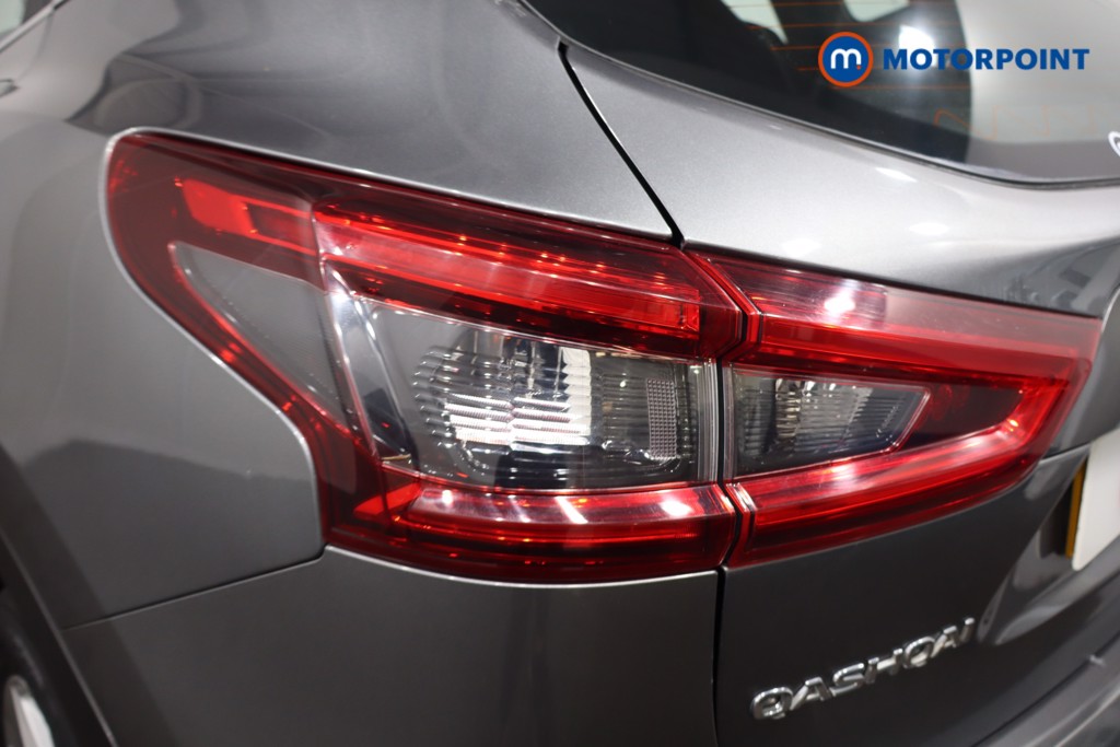 Nissan Qashqai Acenta Premium Manual Diesel SUV - Stock Number (1566485) - 32nd supplementary image
