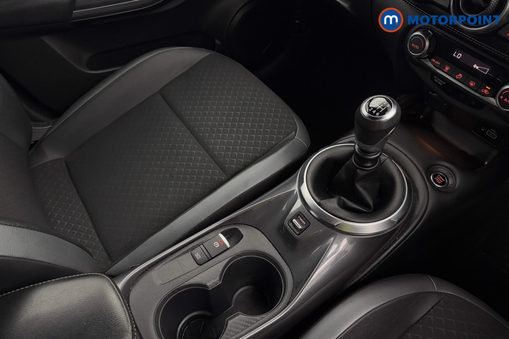 Nissan Juke N-Connecta Manual Petrol SUV - Stock Number (1568041) - 12th supplementary image
