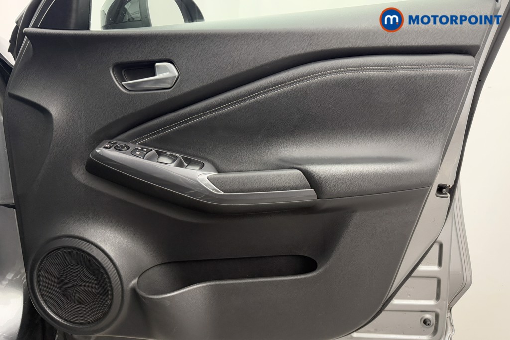 Nissan Juke N-Connecta Manual Petrol SUV - Stock Number (1568041) - 14th supplementary image