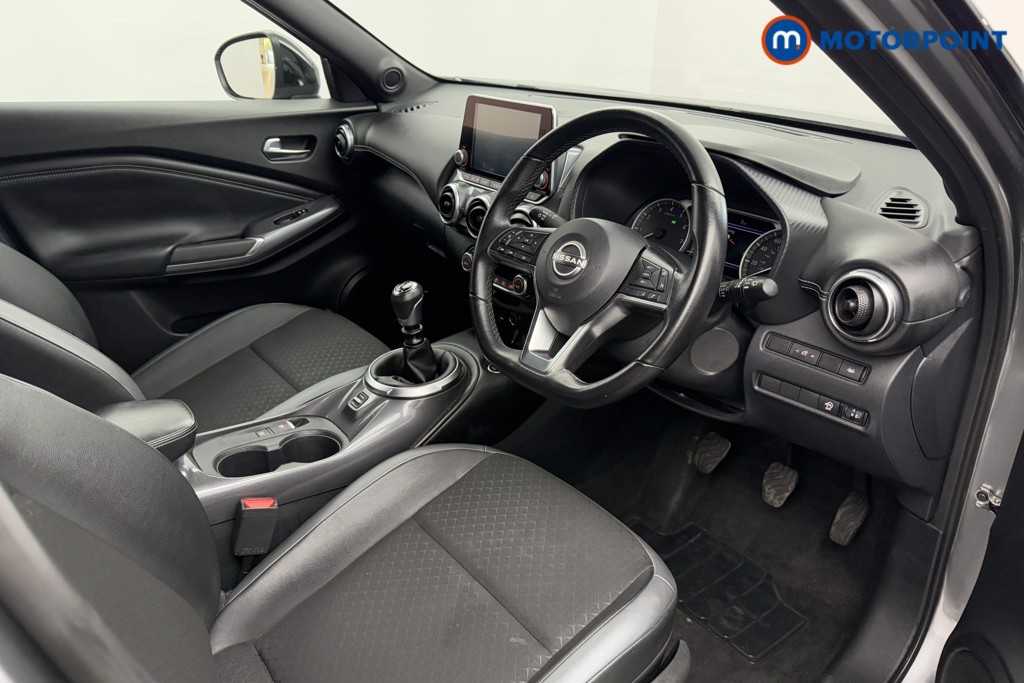 Nissan Juke N-Connecta Manual Petrol SUV - Stock Number (1568041) - 1st supplementary image