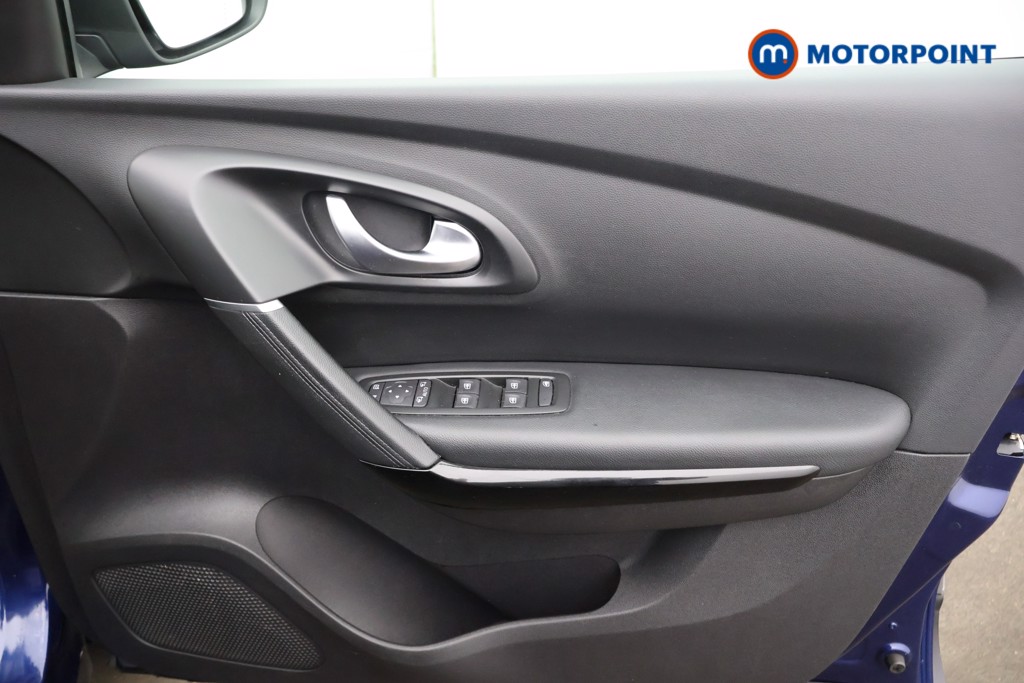 Renault Kadjar Iconic Manual Petrol SUV - Stock Number (1568557) - 9th supplementary image