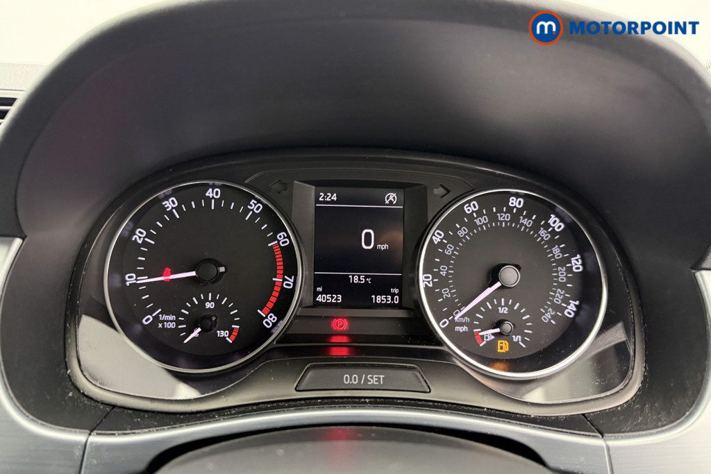 Skoda Fabia Colour Edition Manual Petrol Hatchback - Stock Number (1569071) - 5th supplementary image