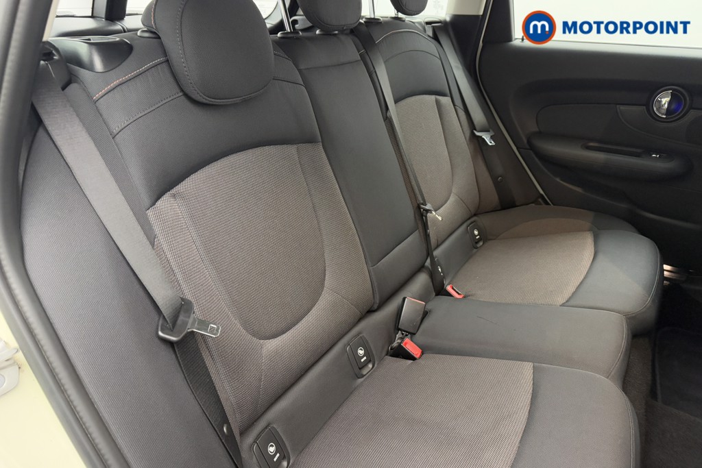 Mini Clubman Cooper Classic Manual Petrol Estate - Stock Number (1572583) - 24th supplementary image
