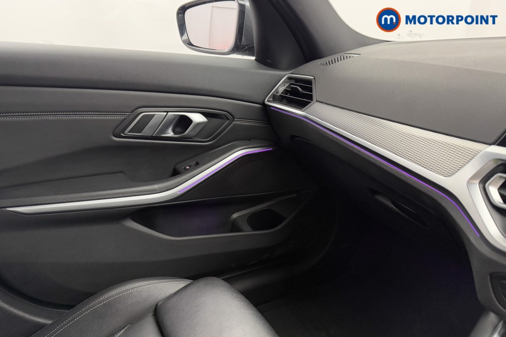 BMW 3 Series M Sport Automatic Petrol Plug-In Hybrid Estate - Stock Number (1572907) - 16th supplementary image