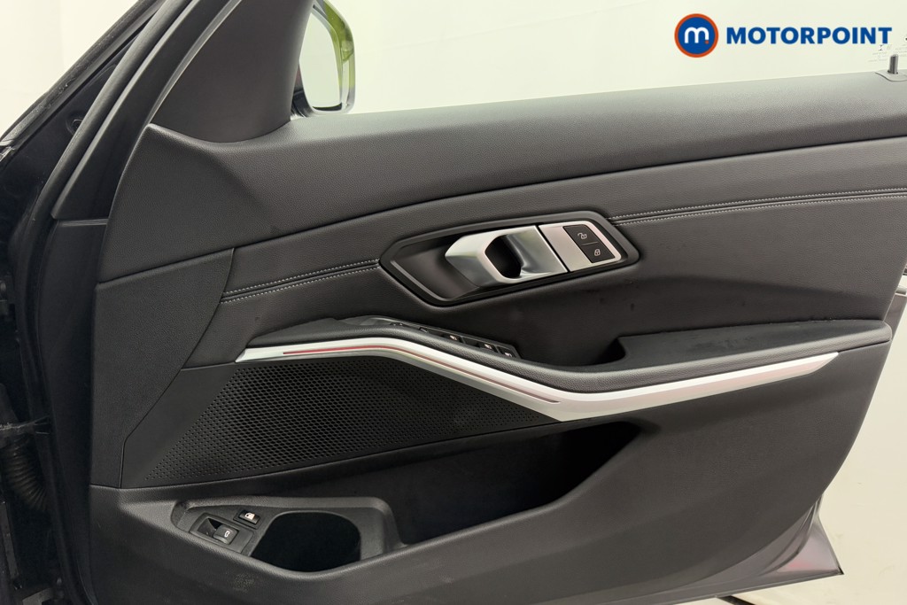 BMW 3 Series M Sport Automatic Petrol Plug-In Hybrid Estate - Stock Number (1572907) - 18th supplementary image