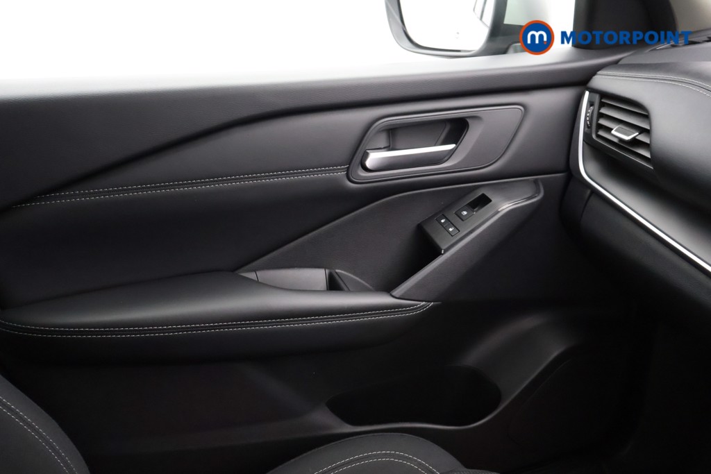 Nissan Qashqai Acenta Premium Automatic Petrol SUV - Stock Number (1577538) - 8th supplementary image