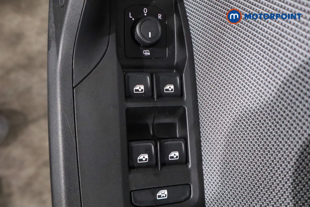 Seat Leon Se Dynamic Manual Petrol Hatchback - Stock Number (1578199) - 14th supplementary image