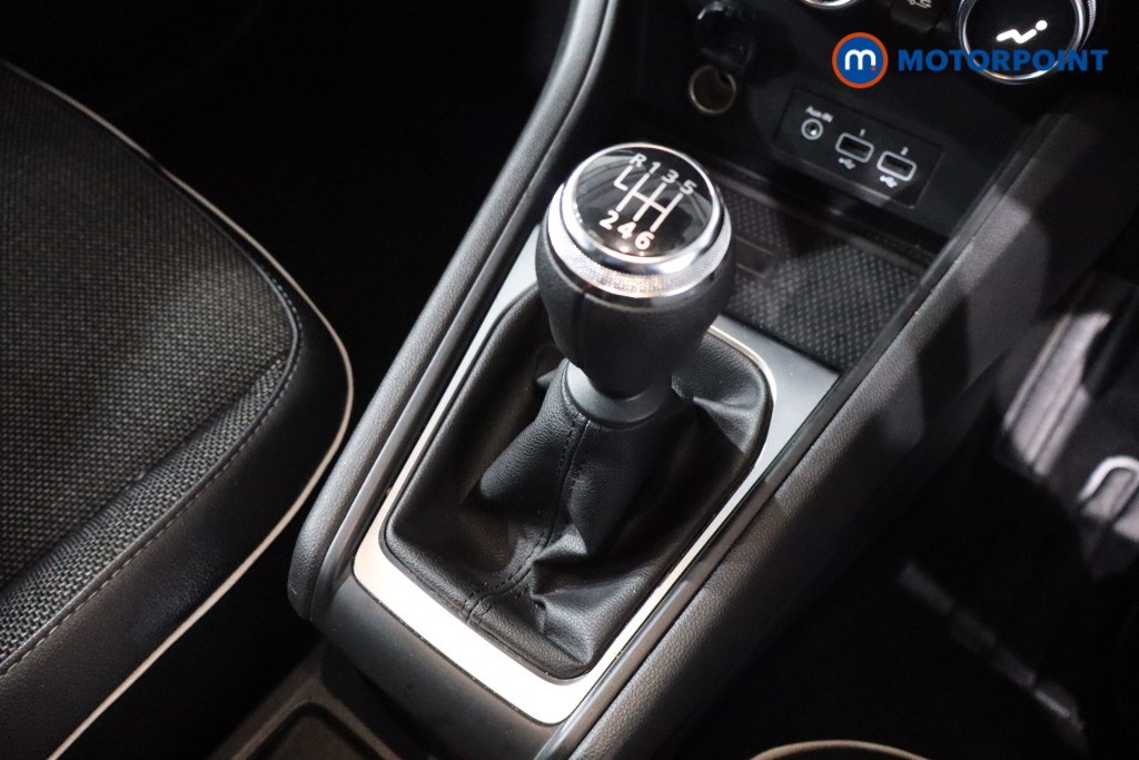 Renault Captur Techno Manual Petrol SUV - Stock Number (1579111) - 14th supplementary image