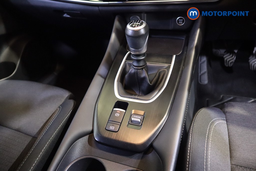 Nissan Qashqai N-Connecta Manual Petrol SUV - Stock Number (1580048) - 6th supplementary image