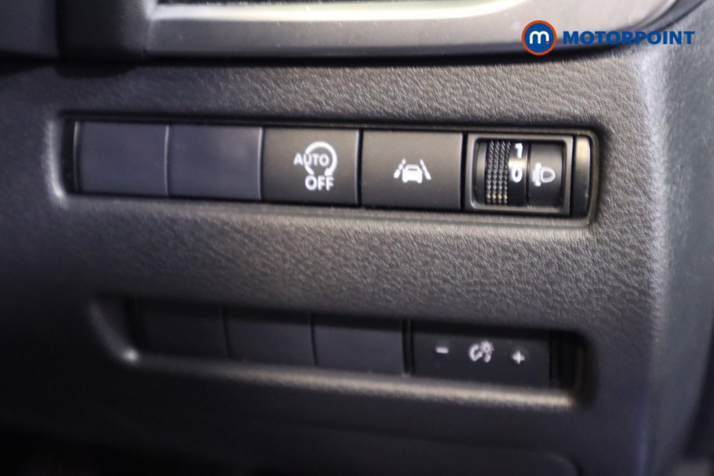 Nissan Qashqai N-Connecta Manual Petrol SUV - Stock Number (1580048) - 10th supplementary image