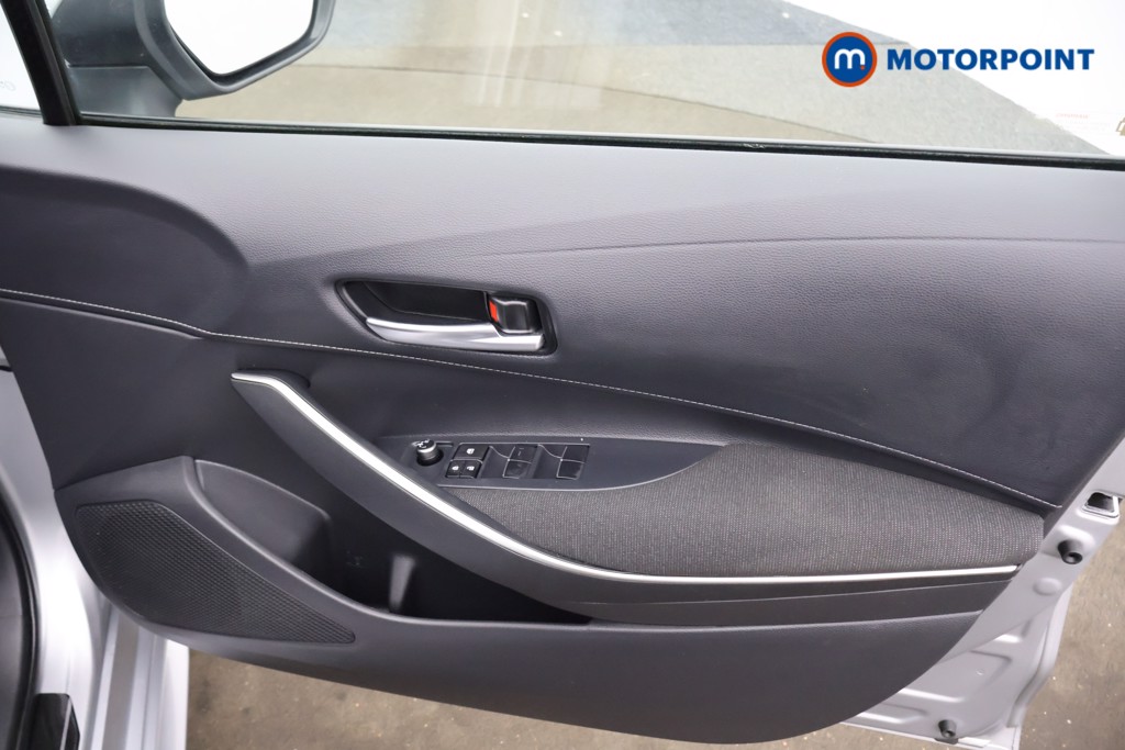 Toyota Corolla Icon Automatic Petrol-Electric Hybrid Estate - Stock Number (1581411) - 9th supplementary image