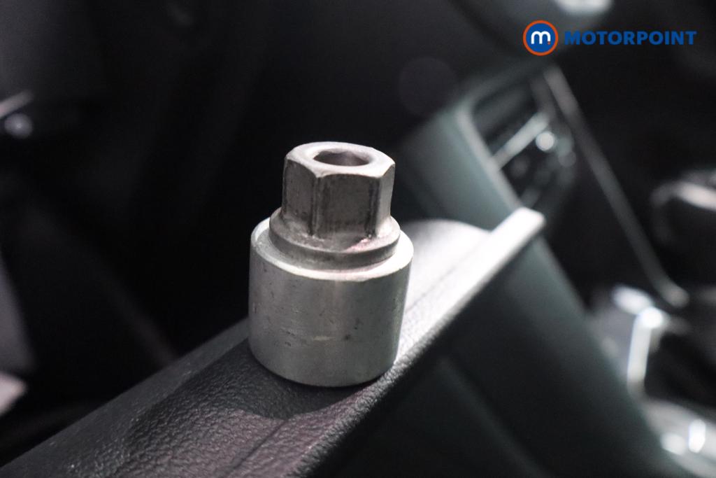 Volkswagen Tiguan R-Line Automatic Diesel SUV - Stock Number (1581435) - 14th supplementary image