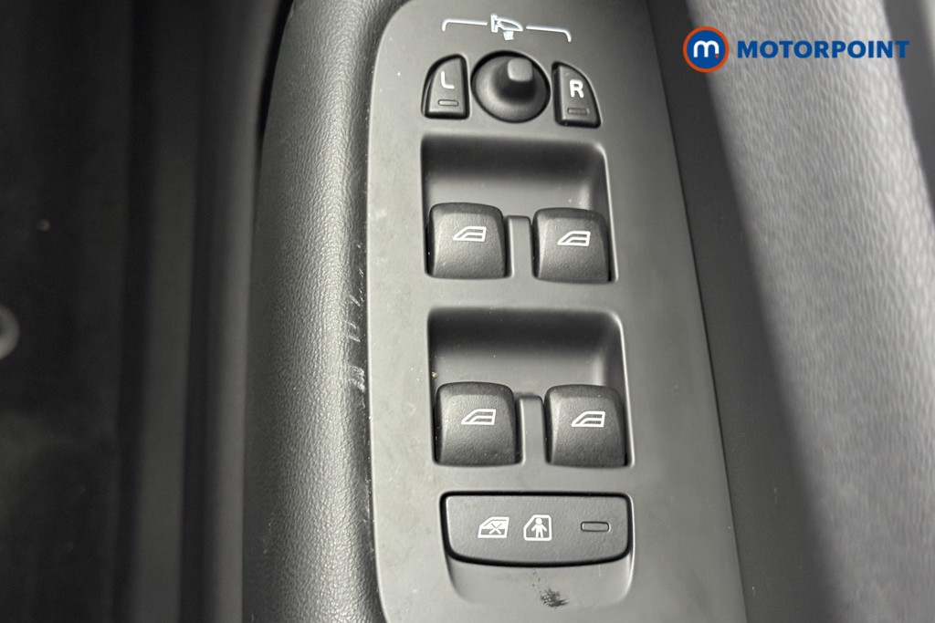 Volvo Xc60 Plus Automatic Petrol Plug-In Hybrid SUV - Stock Number (1581685) - 33rd supplementary image