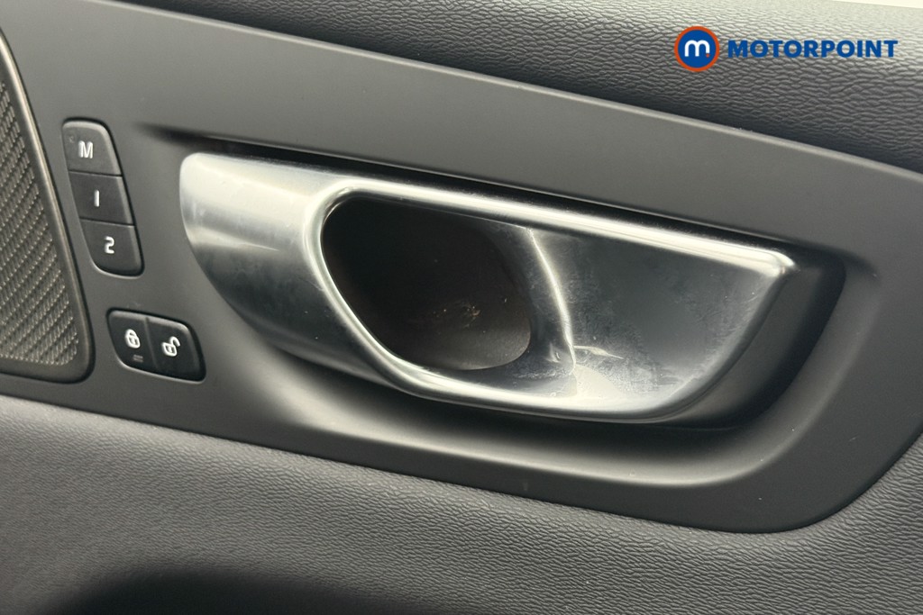 Volvo Xc60 Plus Automatic Petrol Plug-In Hybrid SUV - Stock Number (1581685) - 34th supplementary image