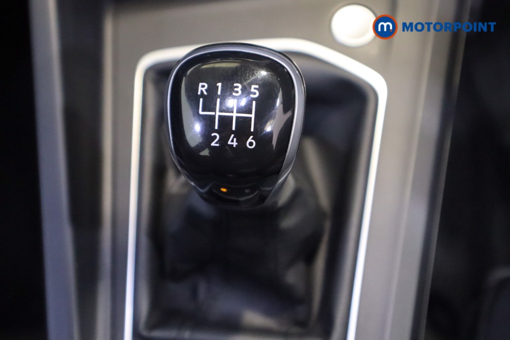 Volkswagen Golf Style Manual Petrol Hatchback - Stock Number (1581794) - 5th supplementary image