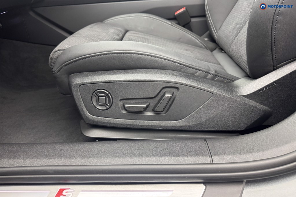 Audi A6 Black Edition Automatic Diesel Estate - Stock Number (1582078) - 15th supplementary image