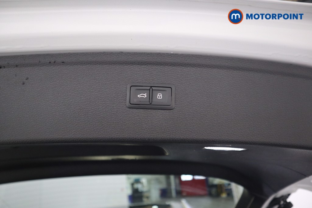 Audi Q5 S Line Competition Automatic Petrol Plug-In Hybrid SUV - Stock Number (1583305) - 19th supplementary image