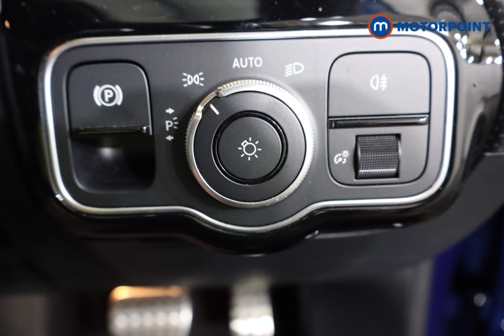Mercedes-Benz A Class Amg Line Automatic Diesel Hatchback - Stock Number (1583481) - 17th supplementary image