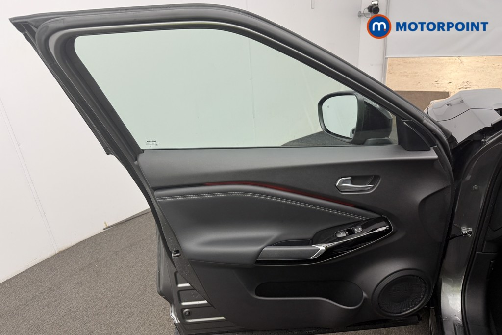 Nissan Juke Tekna Automatic Petrol SUV - Stock Number (1583482) - 3rd supplementary image