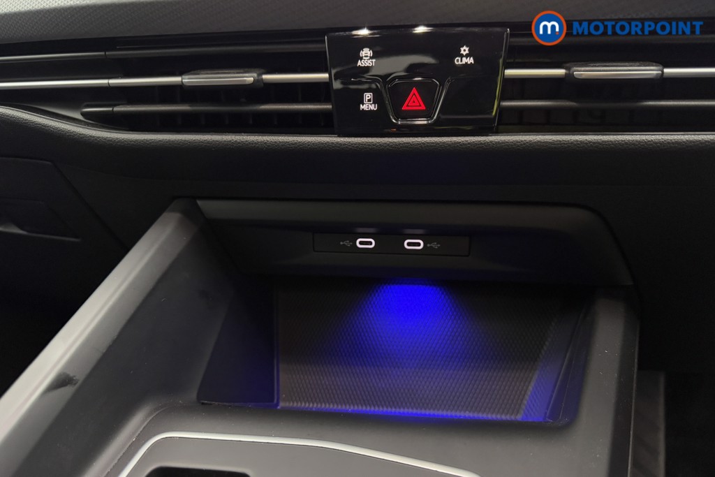 Volkswagen Golf Active Automatic Petrol Hatchback - Stock Number (1584431) - 14th supplementary image