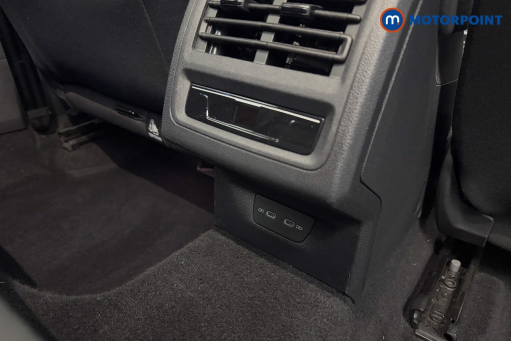 Volkswagen Golf Active Automatic Petrol Hatchback - Stock Number (1584431) - 23rd supplementary image