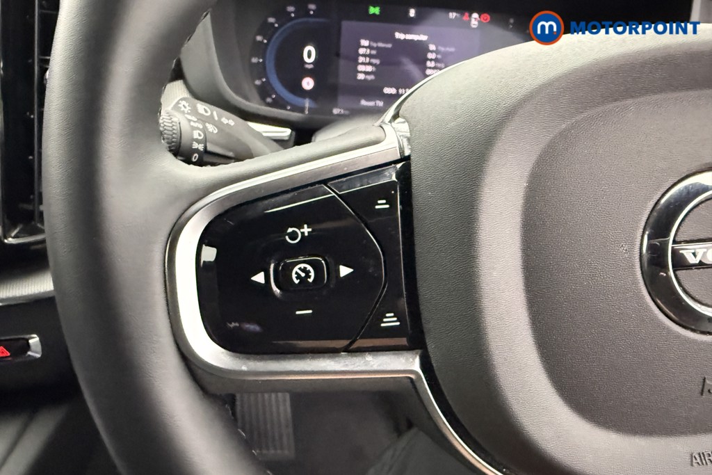 Volvo Xc60 Plus Black Edition Automatic Petrol SUV - Stock Number (1572795) - 12th supplementary image