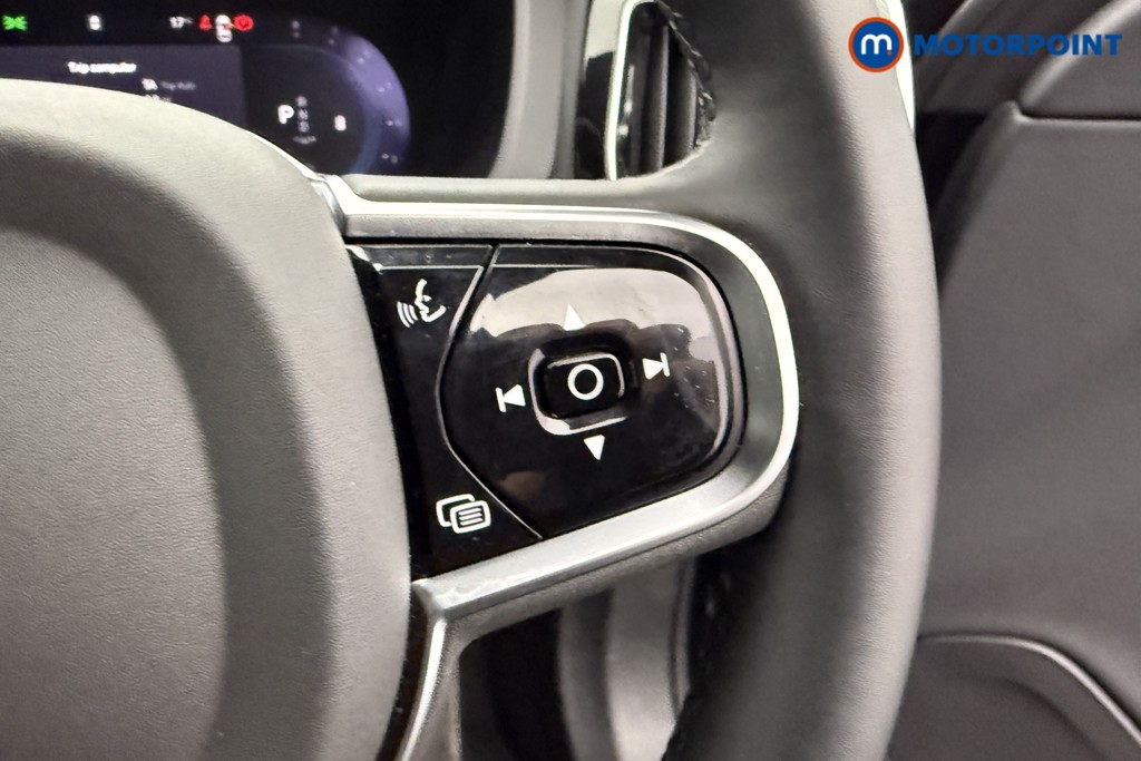 Volvo Xc60 Plus Black Edition Automatic Petrol SUV - Stock Number (1572795) - 13th supplementary image