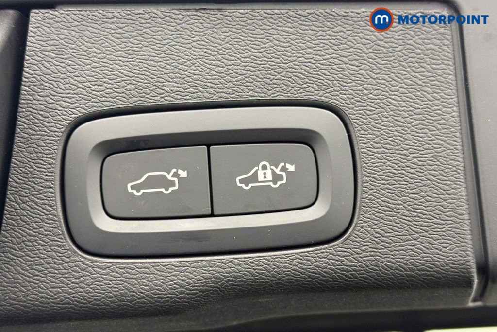 Volvo Xc60 Plus Black Edition Automatic Petrol SUV - Stock Number (1572795) - 21st supplementary image