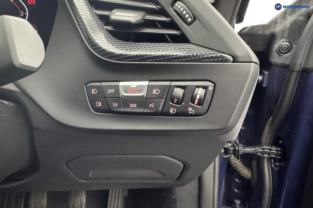 BMW 2 Series Sport Manual Petrol Saloon - Stock Number (1576258) - 15th supplementary image