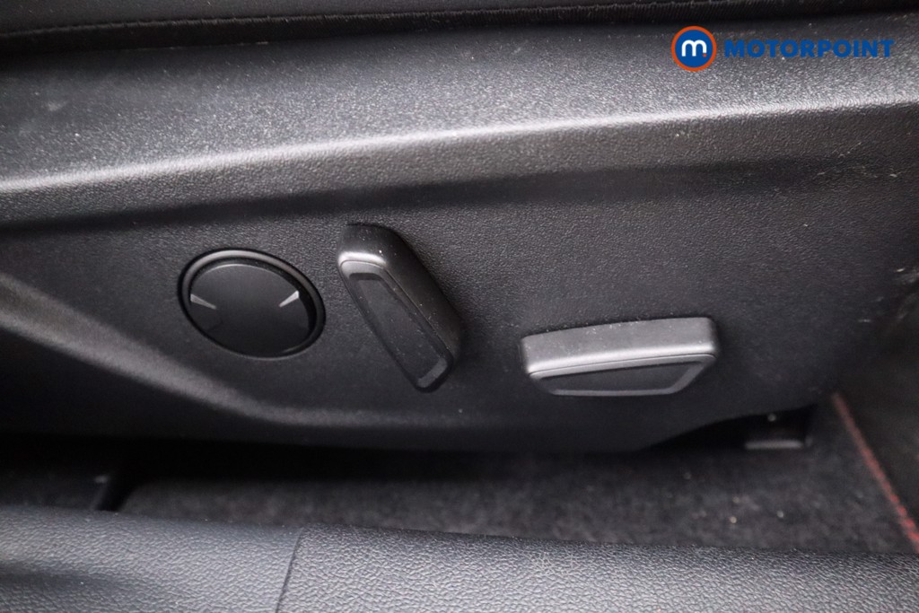 Ford Focus St-Line X Automatic Petrol Estate - Stock Number (1577811) - 15th supplementary image