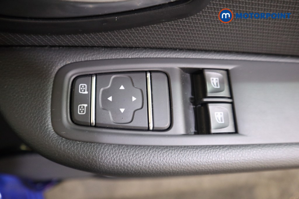 Renault Clio Play Manual Petrol Hatchback - Stock Number (1577980) - 8th supplementary image