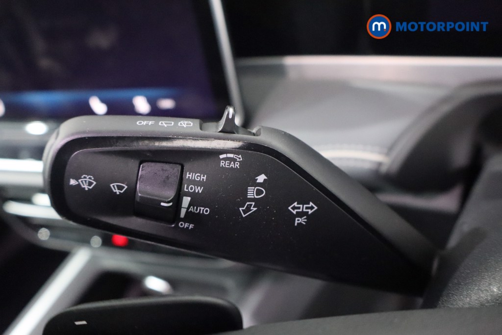 Volkswagen Passat Life Automatic Petrol Plug-In Hybrid Estate - Stock Number (1578114) - 16th supplementary image