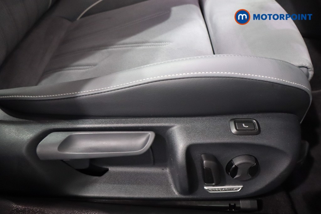 Volkswagen Passat Life Automatic Petrol Plug-In Hybrid Estate - Stock Number (1578114) - 20th supplementary image