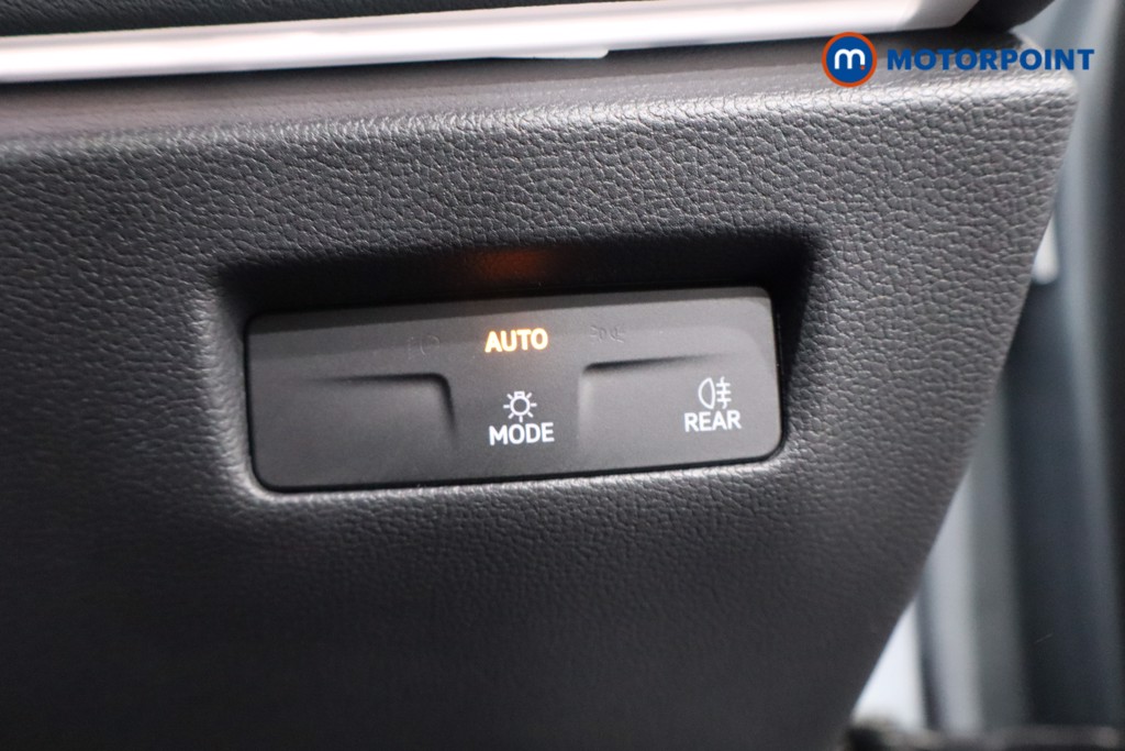 Volkswagen Passat Life Automatic Petrol Plug-In Hybrid Estate - Stock Number (1578114) - 21st supplementary image