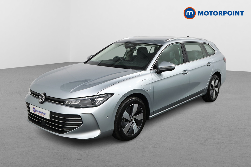 Volkswagen Passat Life Automatic Petrol Plug-In Hybrid Estate - Stock Number (1578114) - Passenger side front corner