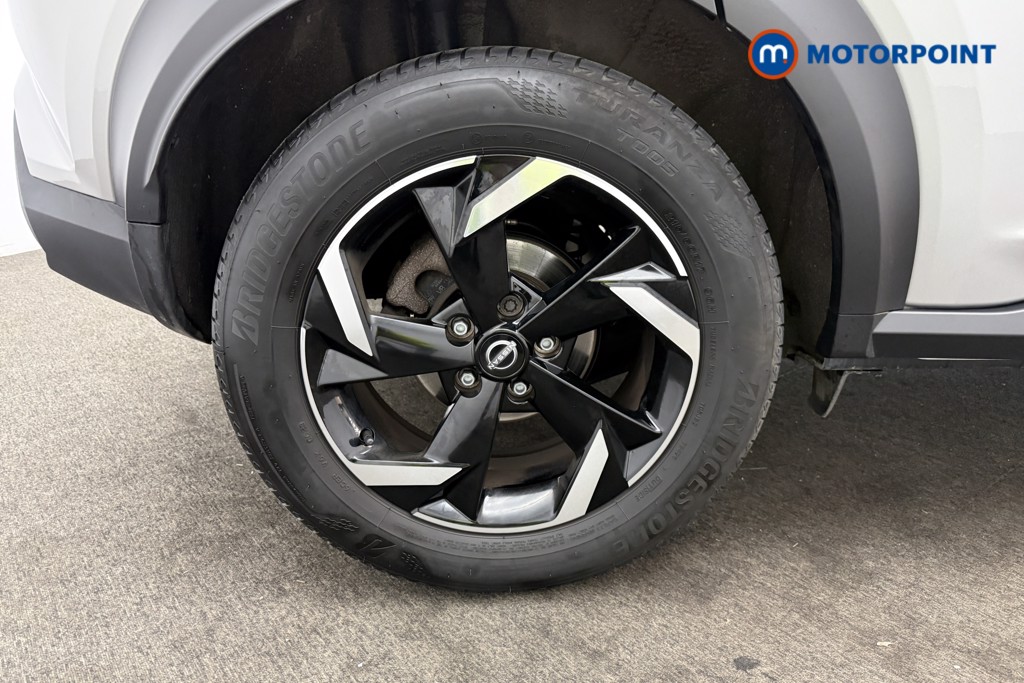 Nissan Juke N-Connecta Automatic Petrol SUV - Stock Number (1579050) - 26th supplementary image