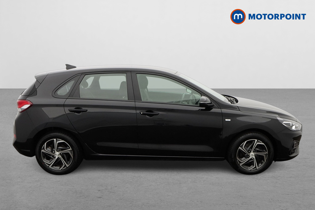 Hyundai I30 Se Connect Manual Petrol Hatchback - Stock Number (1580144) - Drivers side