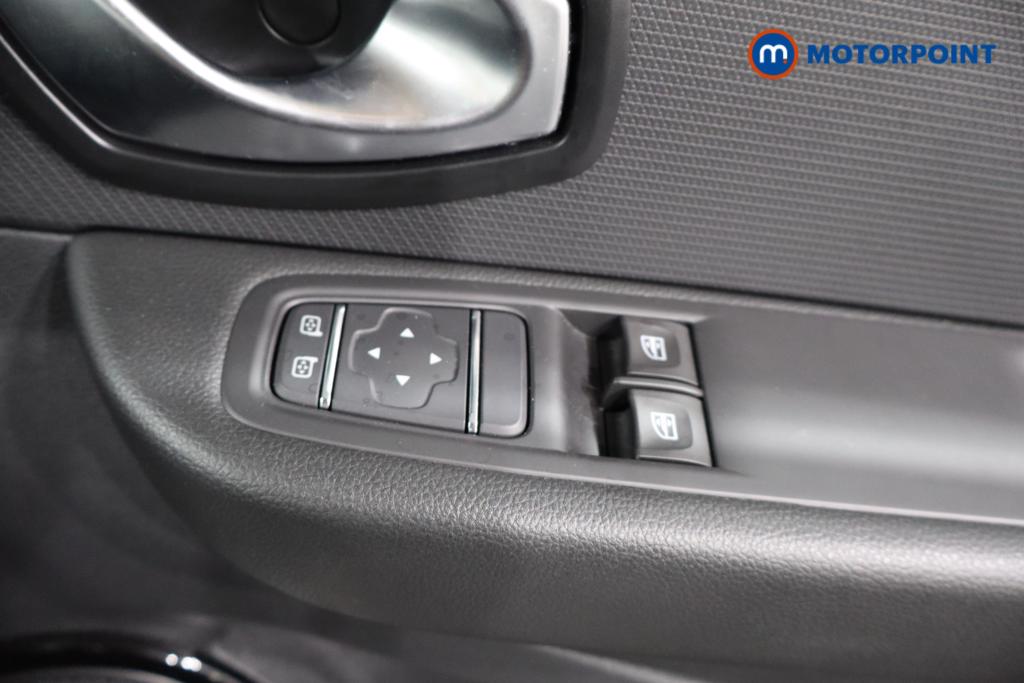 Renault Clio Play Manual Petrol Hatchback - Stock Number (1580397) - 7th supplementary image