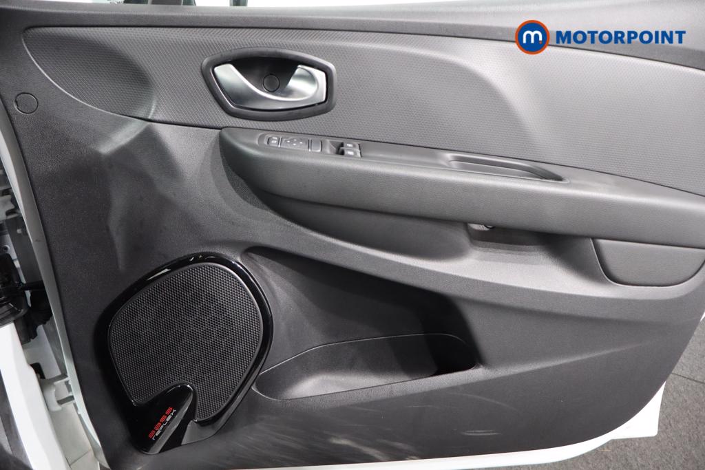 Renault Clio Play Manual Petrol Hatchback - Stock Number (1580397) - 8th supplementary image