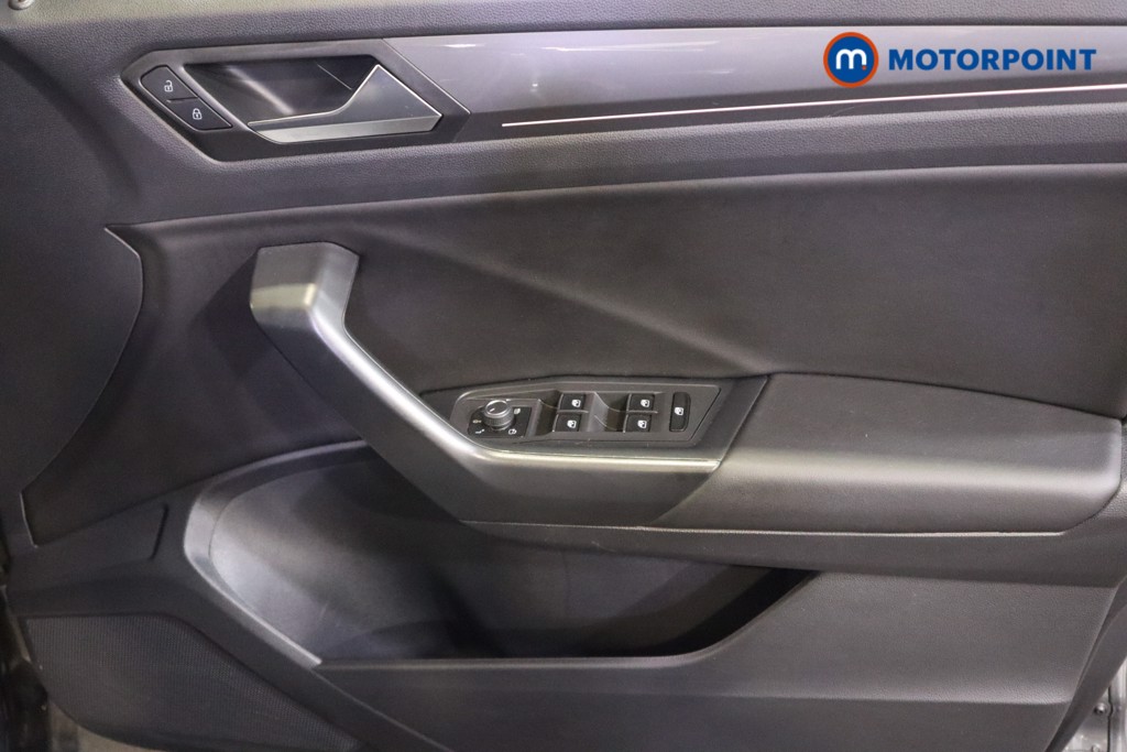 Volkswagen T-Roc R-Line Automatic Petrol SUV - Stock Number (1580966) - 13th supplementary image
